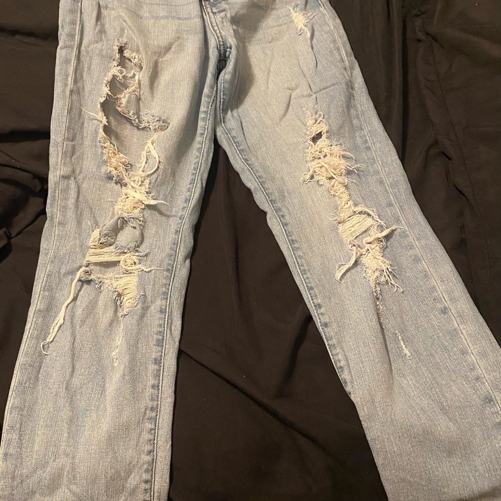 Trendy Distressed Straight Leg Jeans in Light Blue